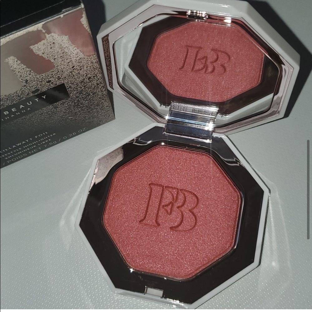 FENTY BEAUTY By Rihanna Killawatt Foil Freestyle Highlighter in Ruby Ric… - Picture 2 of 14